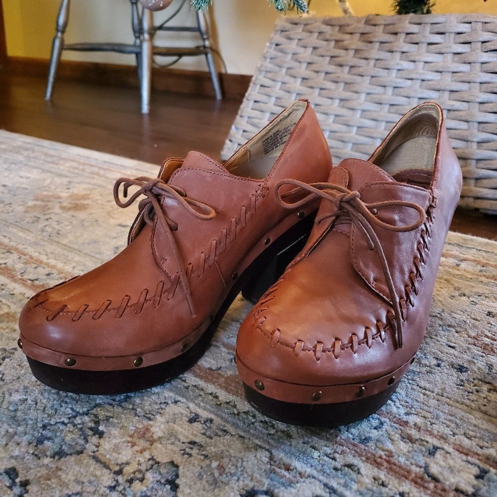 Womens Leather Latigo Wren Chunky Heel, size 8.5